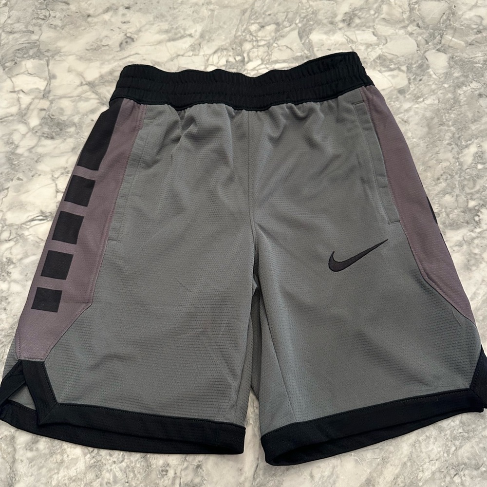 Kids' Dri-FIT Elite Basketball Shorts
 Gray and Black